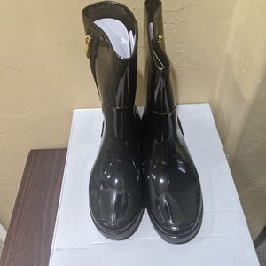 NEVER WORN - Kenneth Cole (Size 8) Black Rain Boots